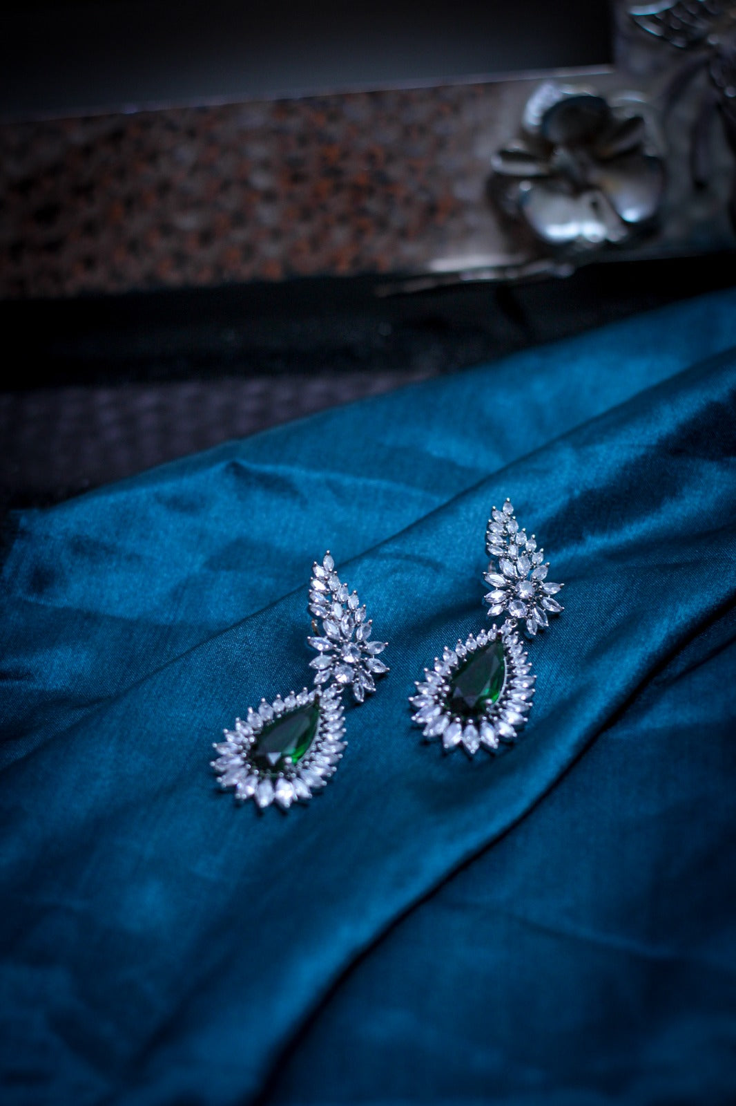 Oro's Marquise Dangle Earrings