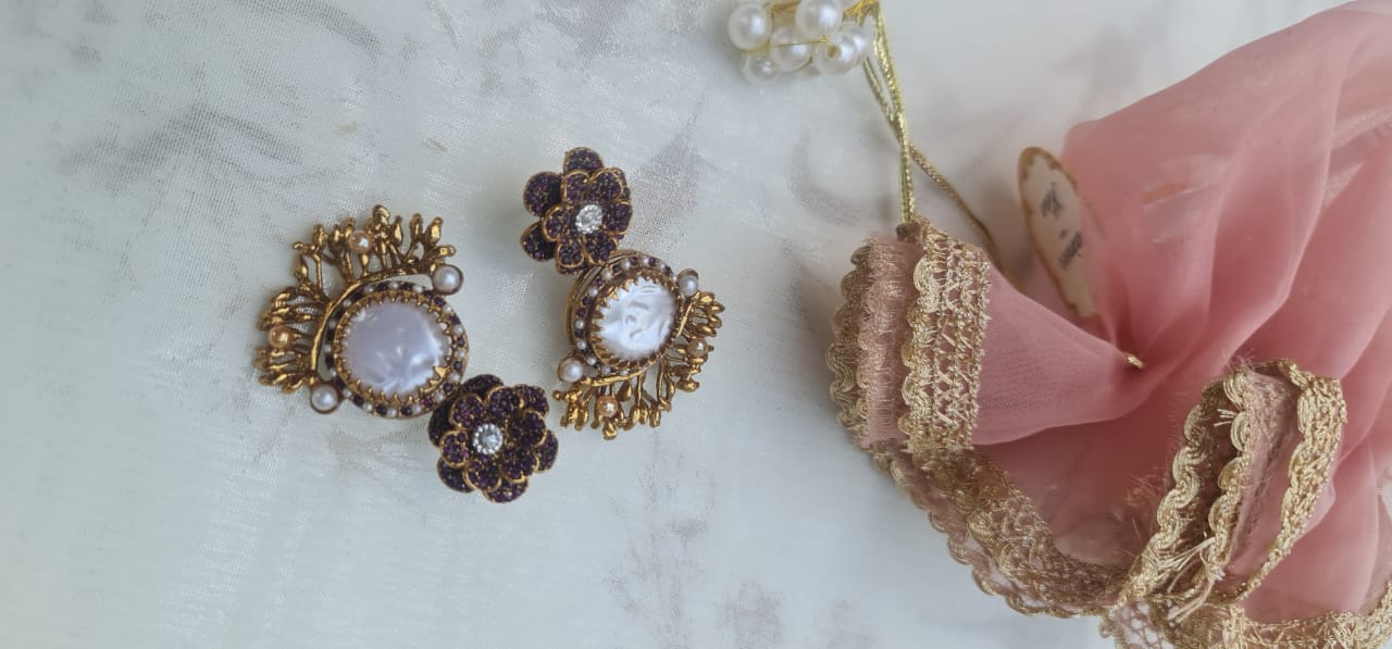 Oro's Regal Bloom Medallion