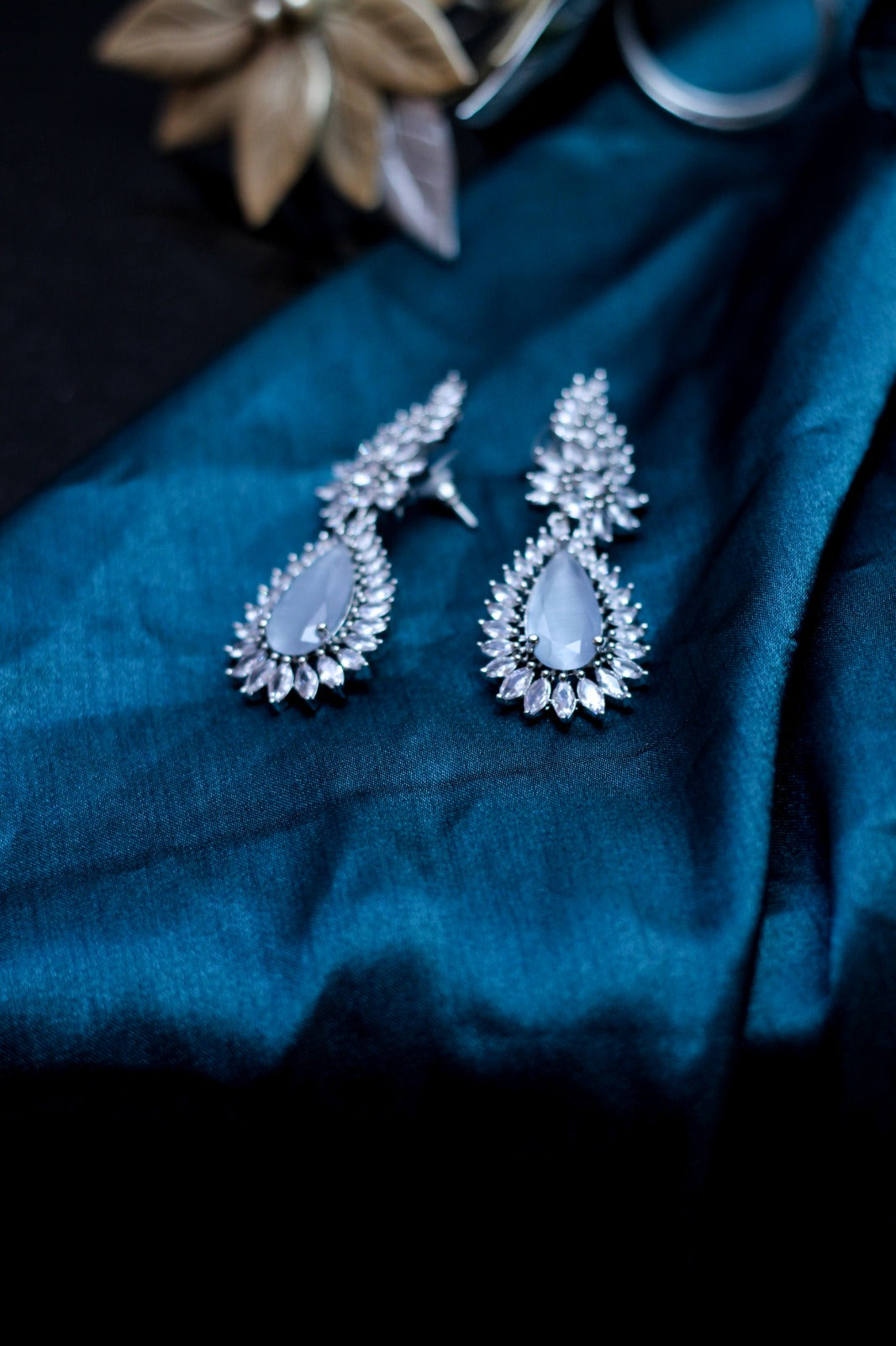 Oro's Marquise Dangle Earrings