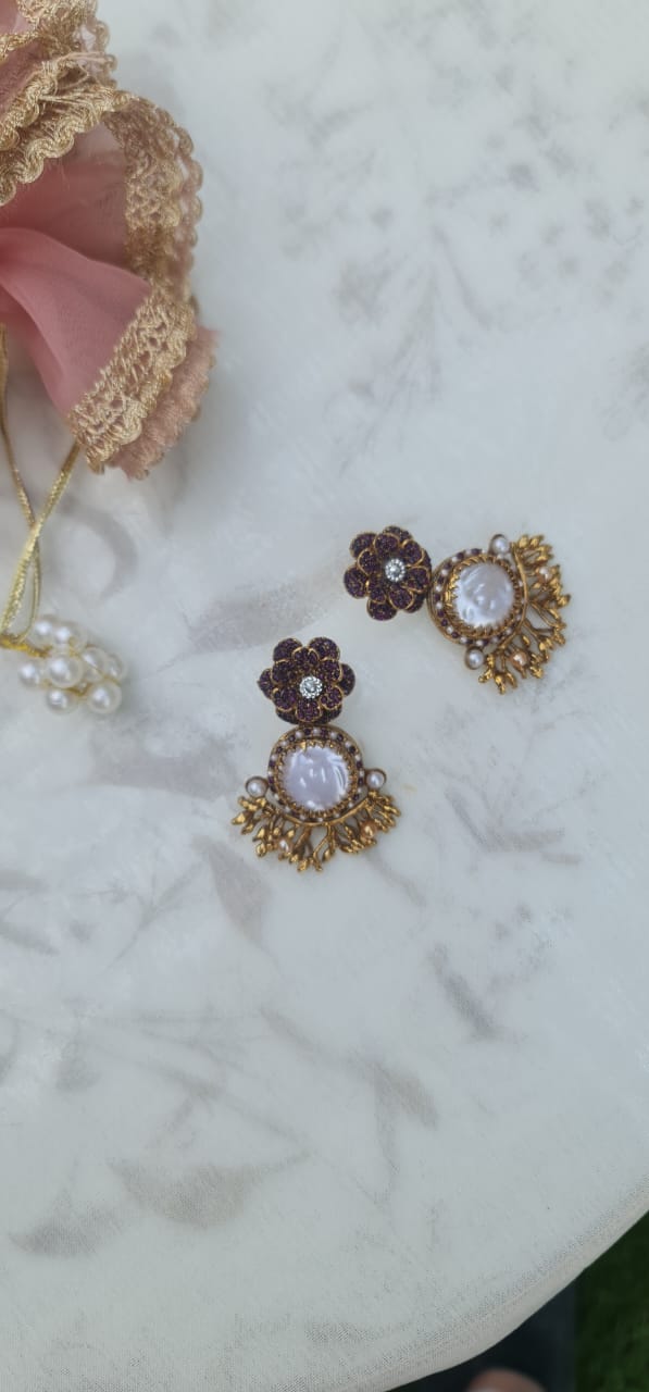 Oro's Regal Bloom Medallion