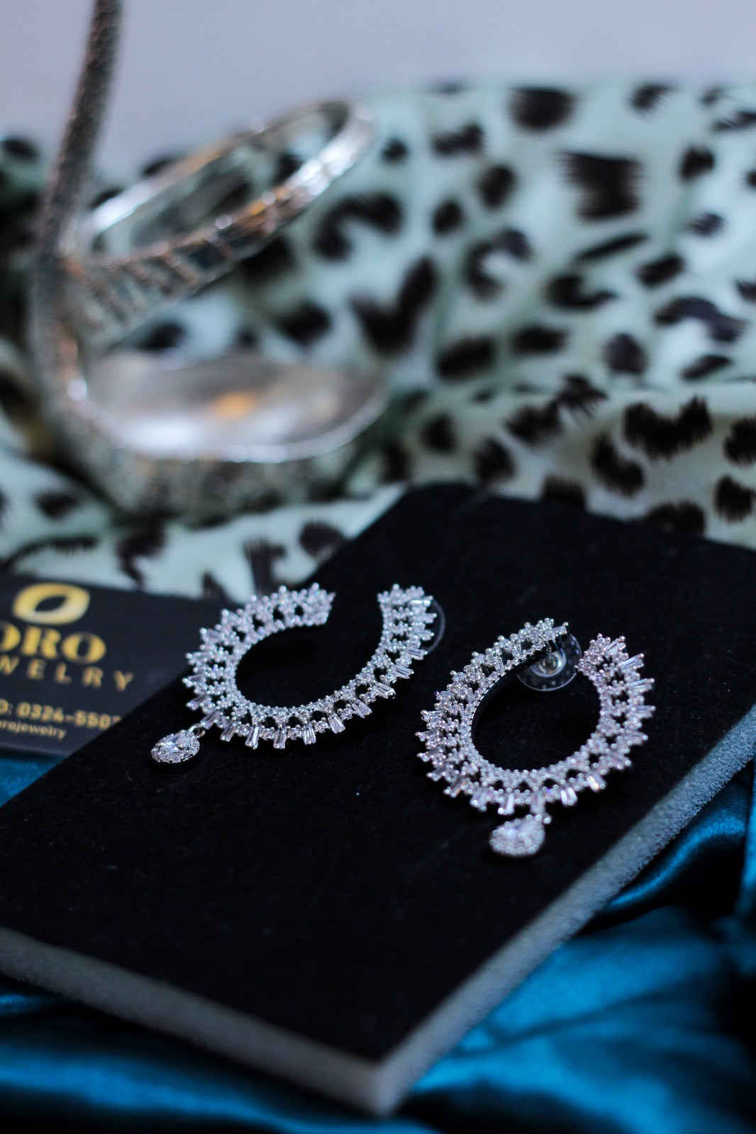 Oro's Champagne Earrings