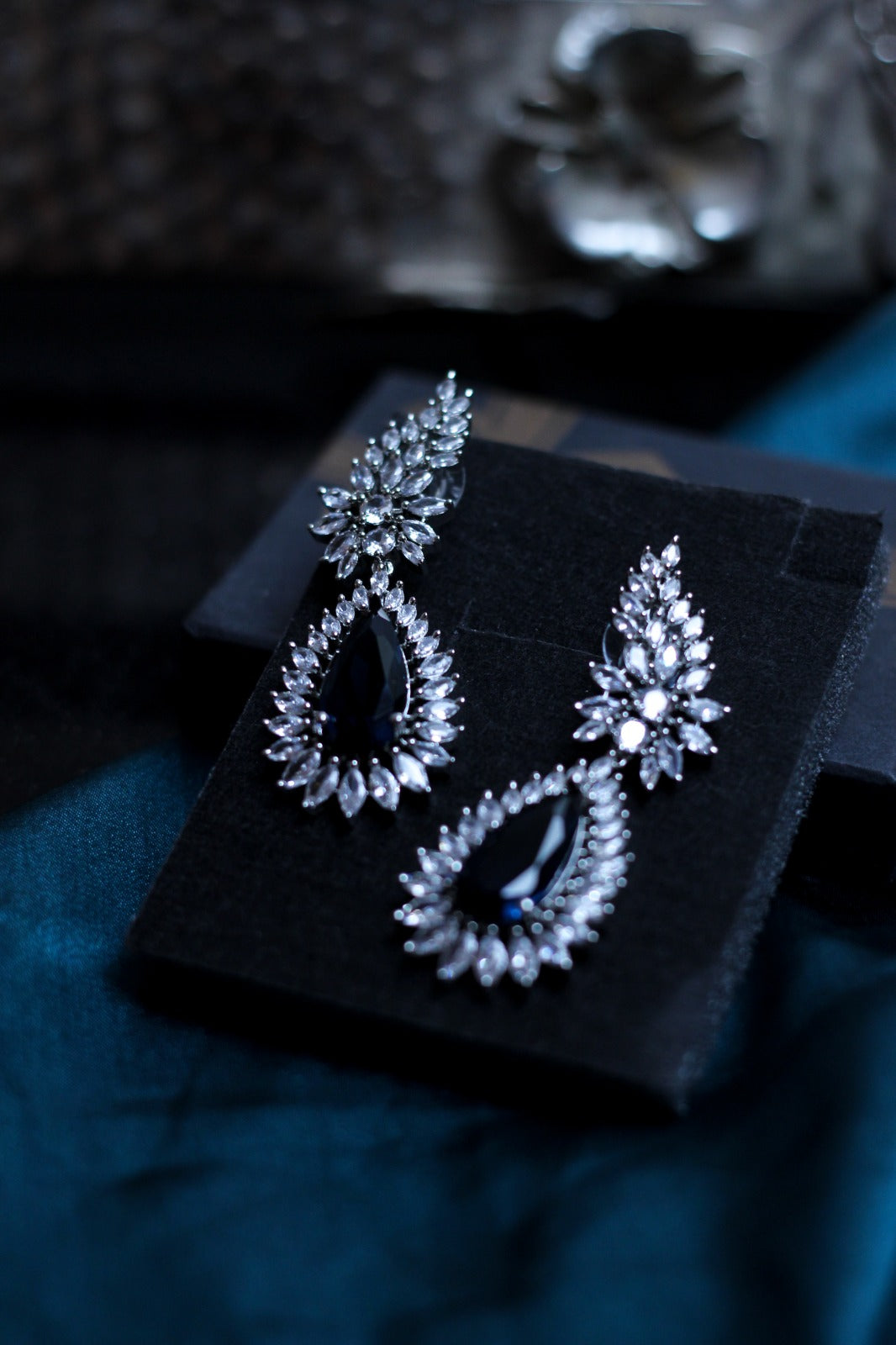 Oro's Marquise Dangle Earrings