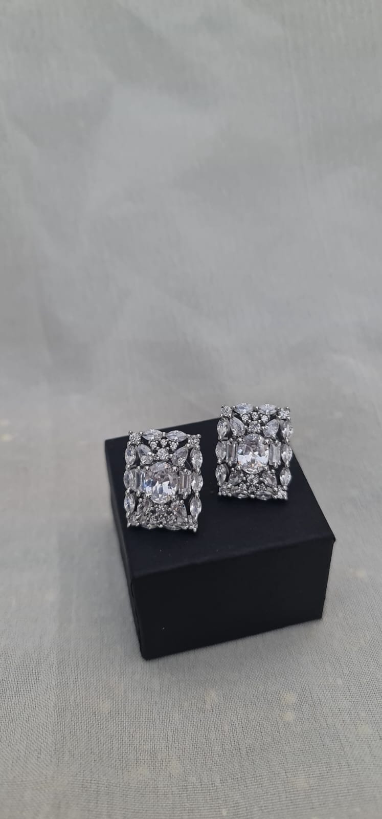Oro's Diamond Crest